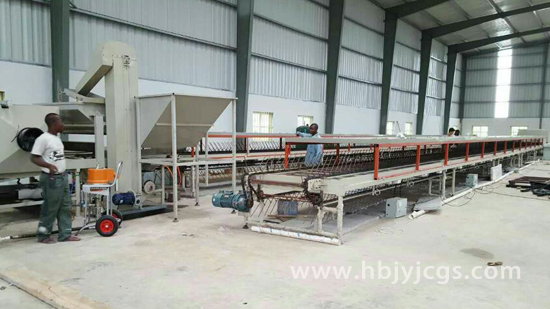 1637646335212494.jpg 彩石瓦設(shè)備貝寧案例