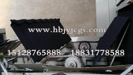 自動布砂、翻砂